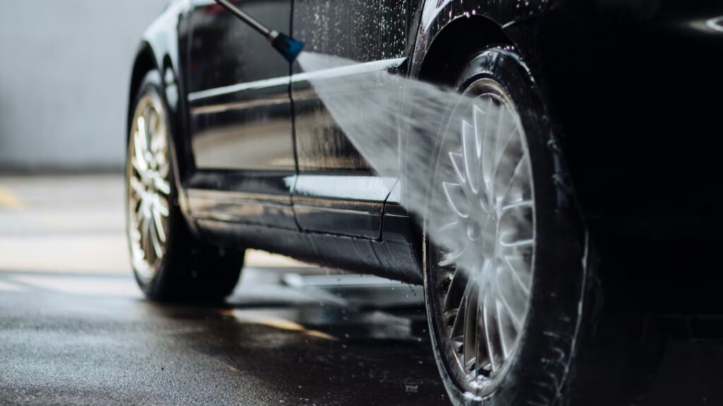 Professional car wash in City of San Fernando