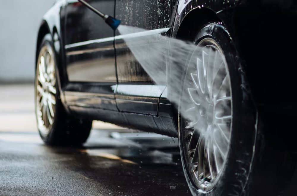 Professional car wash in City of San Fernando